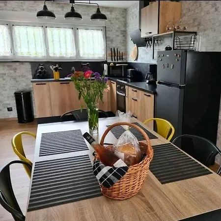Le Loft Des Marais Apartment